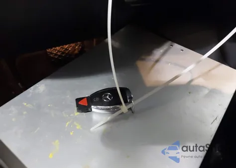 2019 Mercedes-Benz Glc 350E 4Matic z USA, uszkodzony, nr VIN WDC0G5EB6KF569996